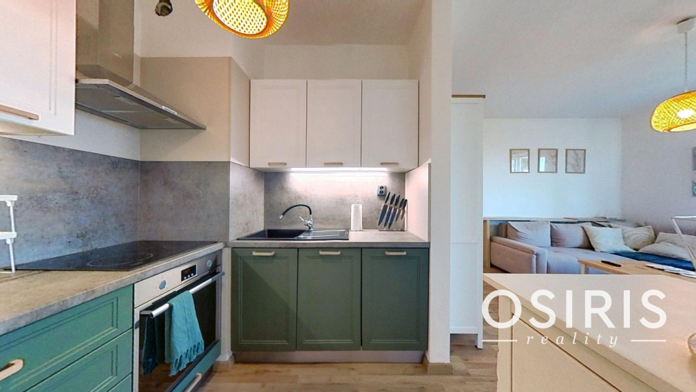 Moderný klimatizovaný 2-izbový byt s balkónom, novostavba 2019, parkovacie miesto