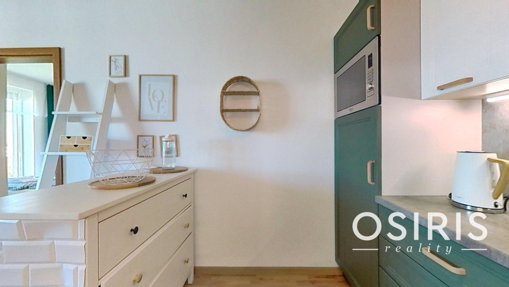 Moderný klimatizovaný 2-izbový byt s balkónom, novostavba 2019, parkovacie miesto