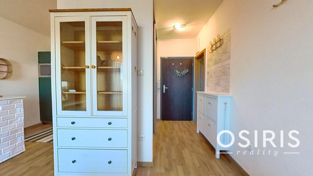 Moderný klimatizovaný 2-izbový byt s balkónom, novostavba 2019, parkovacie miesto