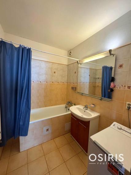 Na prenájom: Svetlý 2-izbový byt s veľkým zastrešeným balkónom v Rovinke – len pár minút od Bratislavy