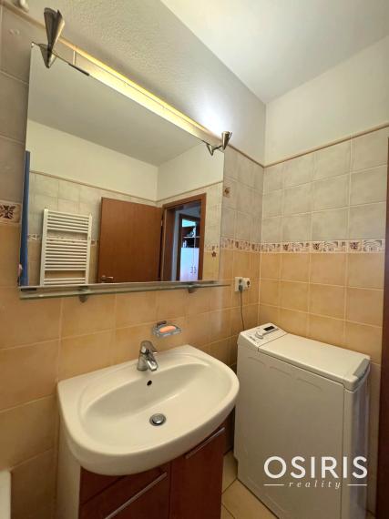 Na prenájom: Svetlý 2-izbový byt s veľkým zastrešeným balkónom v Rovinke – len pár minút od Bratislavy