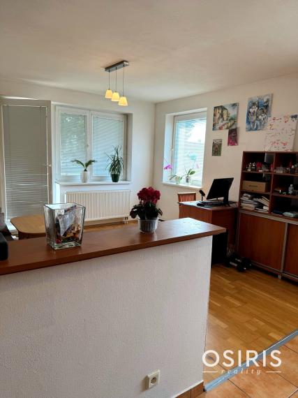 Na prenájom: Svetlý 2-izbový byt s veľkým zastrešeným balkónom v Rovinke – len pár minút od Bratislavy