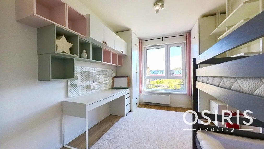 Prenájom moderného 3-izbového bytu s balkónom v projekte Bory
