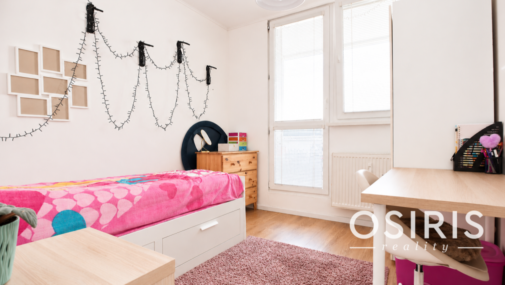 4-izb. byt po rekonštrukcii, 3 samostatné izby, loggia - Jasovská ul., Petržalka