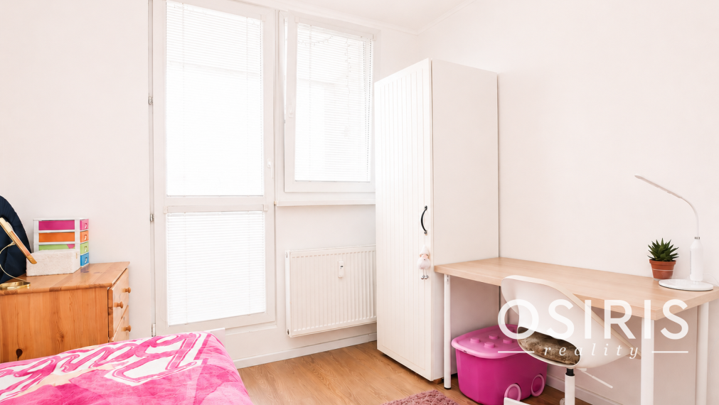 4-izb. byt po rekonštrukcii, 3 samostatné izby, loggia - Jasovská ul., Petržalka