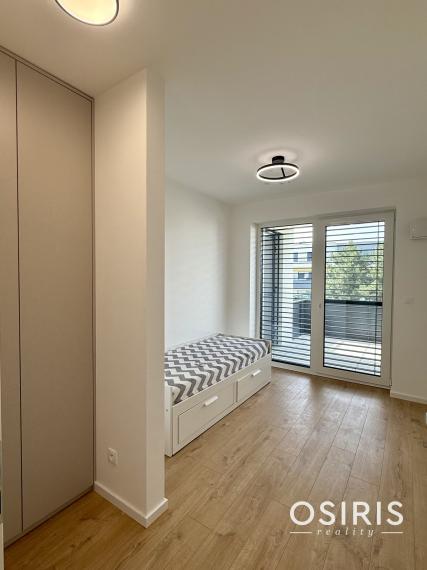 Krásny kompletne zariadený 3 izb. byt s garážovým parkovacím miestom