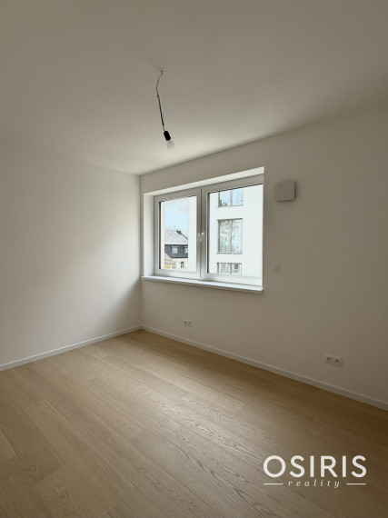 Skolaudované - krásny 3 izb. byt s veľkým balkónom v lukratívnej lokalite