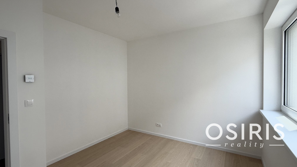 Skolaudované - krásny 3 izb. byt s veľkým balkónom v lukratívnej lokalite