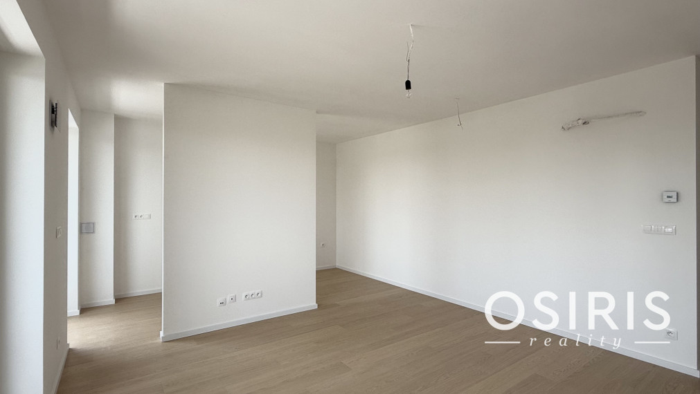 Skolaudované - krásny 3 izb. byt s veľkým balkónom v lukratívnej lokalite