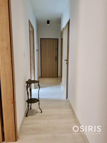 Kompletne zariadený 3-izbový byt s garážovým státím v obľúbenom projekte Senec Gardens