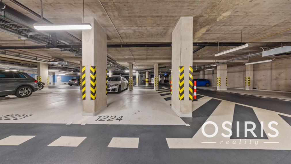 Priestranný 2i byt, garážové státie, novostavba 2019