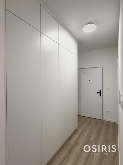 Dizajnový 1-izbový apartmán v projekte WineHills | Balkón | Parkovanie | Novostavba