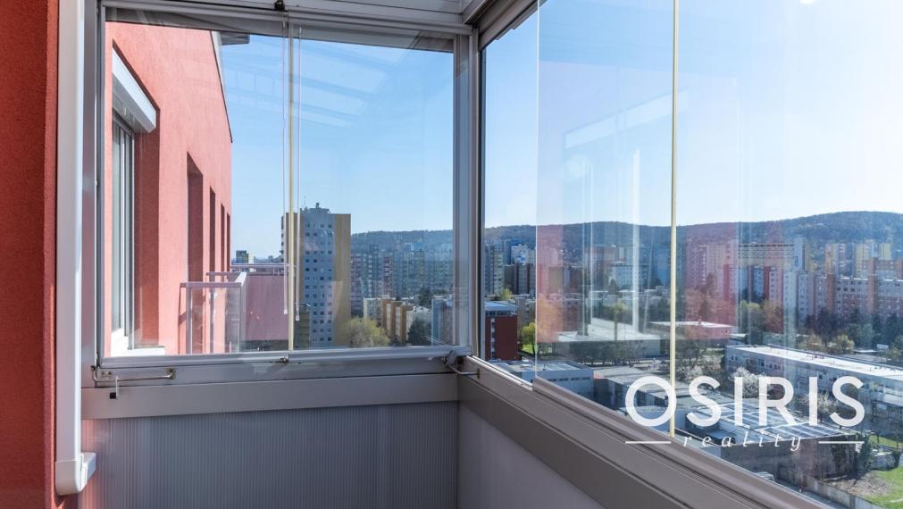 Kompletne zariadený 2-izbový byt s balkónom | Juhozápadná orientácia | Tichý vnútroblok