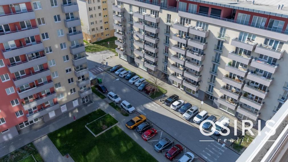 Kompletne zariadený 2-izbový byt s balkónom | Juhozápadná orientácia | Tichý vnútroblok