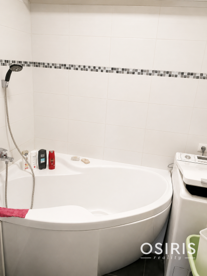Priestranný kompletne zariadený 3-izbový byt s balkónom