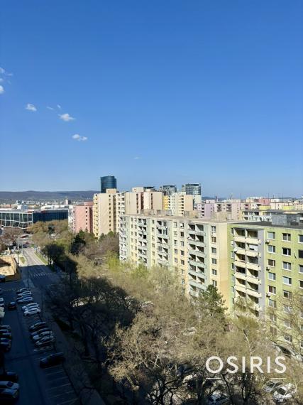 Jégeho Alej | 2-izbový byt s loggiou a garážovým státím | BYT, nie apartmán
