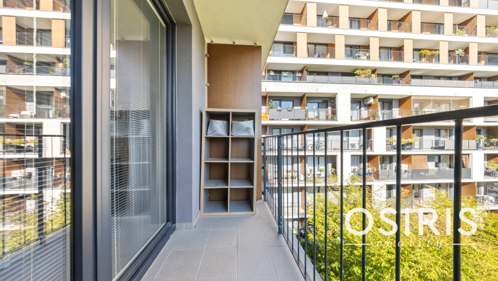 Klimatizovaný zariadený 1i byt s balkónom a parkovaním – Slnečnice