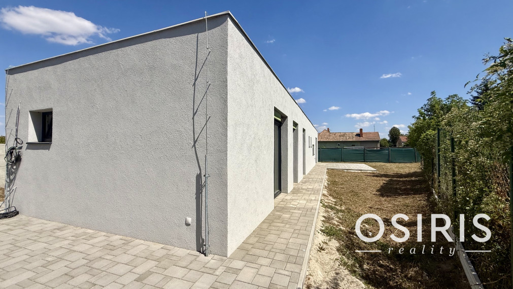 Minimalistický 4-izbový bungalov | Novostavba 2026 | 673 m² pozemok | Báč