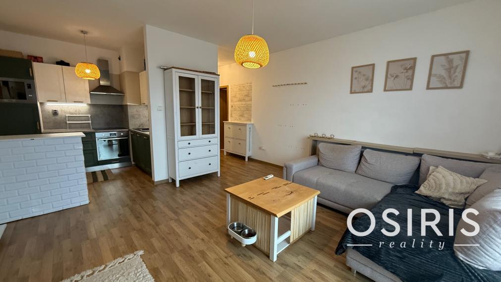 Klimatizovaný moderný 2-izbový byt s balkónom, parkovacie miesto, Galanta
