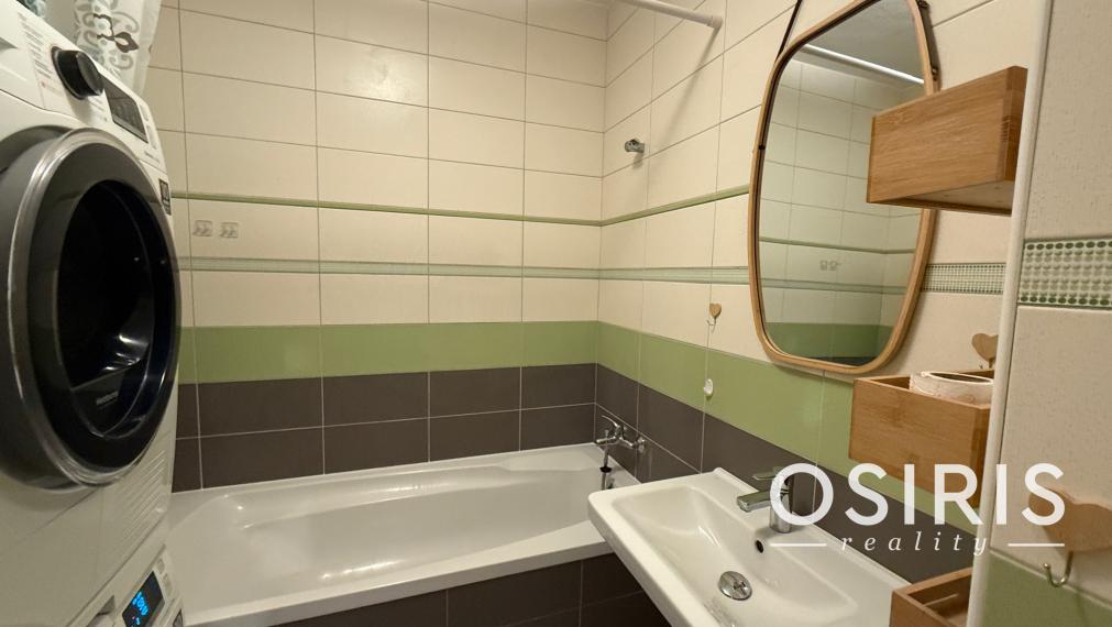Klimatizovaný moderný 2-izbový byt s balkónom, parkovacie miesto, Galanta