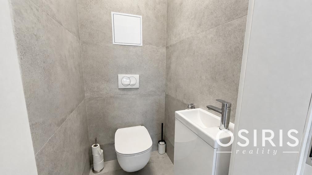 Nadštandardný, klimatizovaný 3i byt v novostavbe z r. 2026, terasa 24 m2, 1 x parkovanie