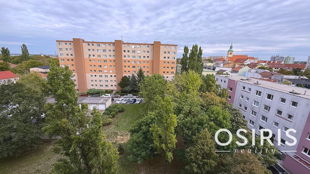 Klimatizovaný 4i byt, so šatníkom, po kompletnej rekonštrukcii, Šamorín