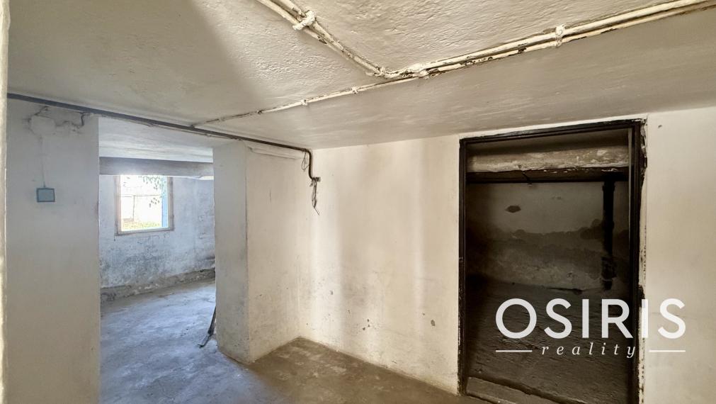 INVESTIČNÁ PRÍLEŽITOSŤ: 2 411 m² POZEMOK S RD A S MOŽNOSŤOU VÝSTAVBY 3 DVOJDOMOV