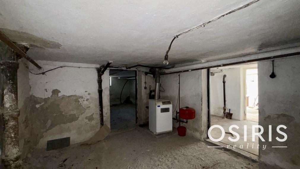 INVESTIČNÁ PRÍLEŽITOSŤ: 2 411 m² POZEMOK S RD A S MOŽNOSŤOU VÝSTAVBY 3 DVOJDOMOV