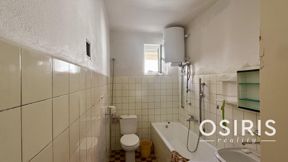 INVESTIČNÁ PRÍLEŽITOSŤ: 2 411 m² POZEMOK S RD A S MOŽNOSŤOU VÝSTAVBY 3 DVOJDOMOV