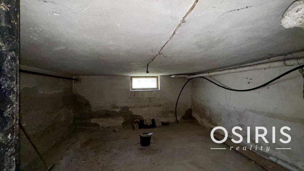 INVESTIČNÁ PRÍLEŽITOSŤ: 2 411 m² POZEMOK S RD A S MOŽNOSŤOU VÝSTAVBY 3 DVOJDOMOV
