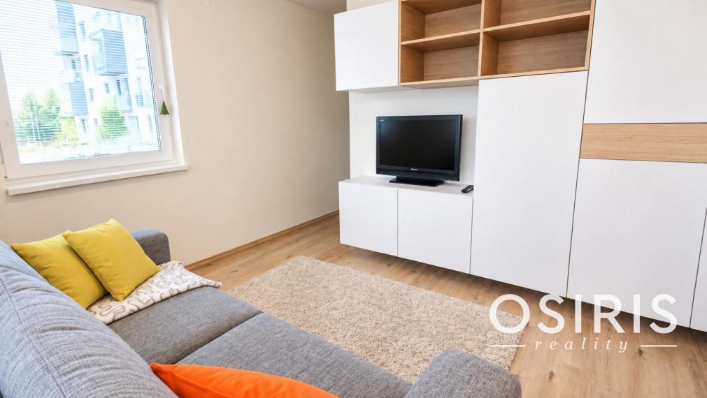 Kompletne zariadený 1 izbový byt so spacím kútom, pivnica, tichá lokalita priamo pri vinohradoch, Jurská ulica, Bratislava - Nové Mesto