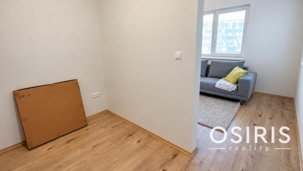 Kompletne zariadený 1 izbový byt so spacím kútom, pivnica, tichá lokalita priamo pri vinohradoch, Jurská ulica, Bratislava - Nové Mesto