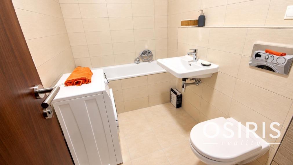 Kompletne zariadený 1 izbový byt so spacím kútom, pivnica, tichá lokalita priamo pri vinohradoch, Jurská ulica, Bratislava - Nové Mesto