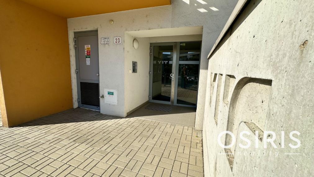 Kompletne zariadený 1 izbový byt so spacím kútom, pivnica, tichá lokalita priamo pri vinohradoch, Jurská ulica, Bratislava - Nové Mesto