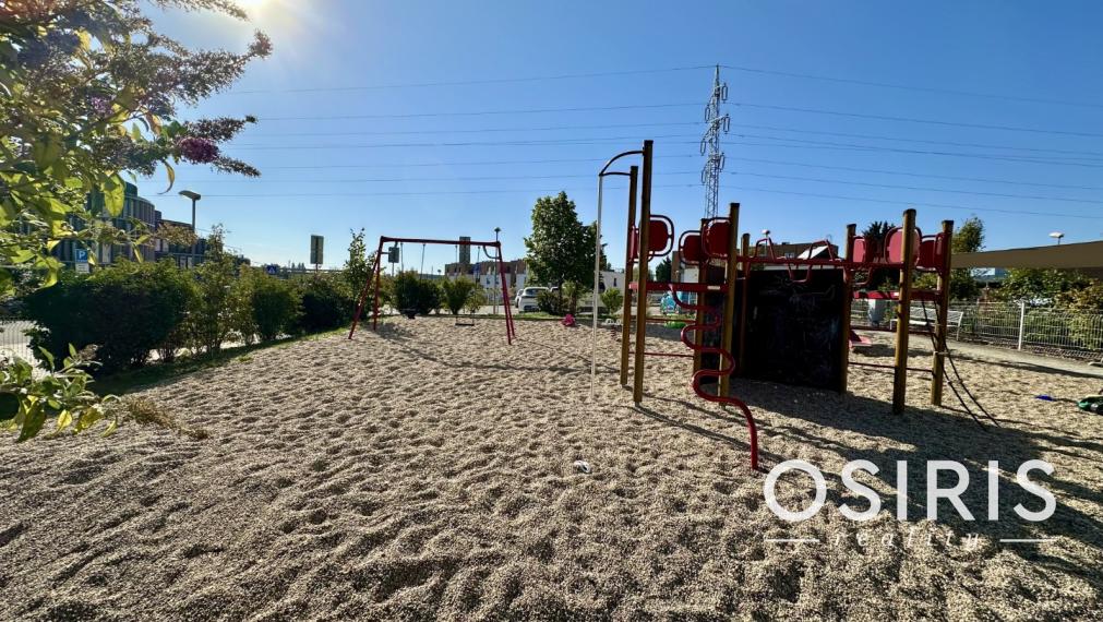 Kompletne zariadený 1 izbový byt so spacím kútom, pivnica, tichá lokalita priamo pri vinohradoch, Jurská ulica, Bratislava - Nové Mesto