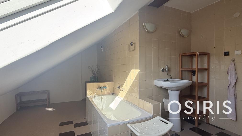STARÉ BERNOLÁKOVO | RODINNÝ DOM S VEĽKÝM POZEMKOM 777 m², GARÁŽOU A KRÁSNOU ZÁHRADOU