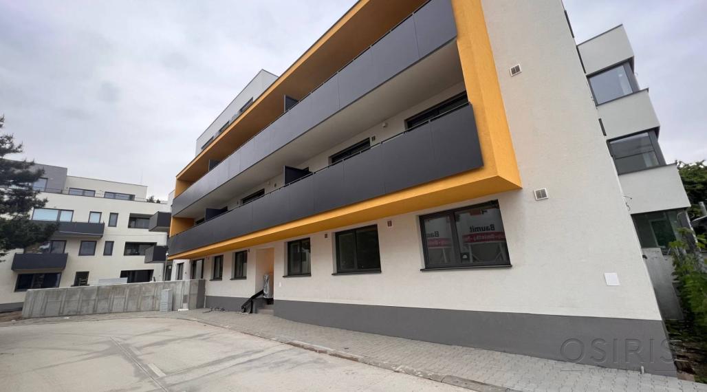 2i byt v štandarde, balkón 4.51 m2, 1x parkovacie miesto, obec Rovinka