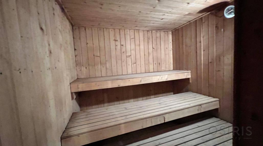 4i chata, po rekonštrukcii z r. 2007, pri vodnej priehrade Dubník