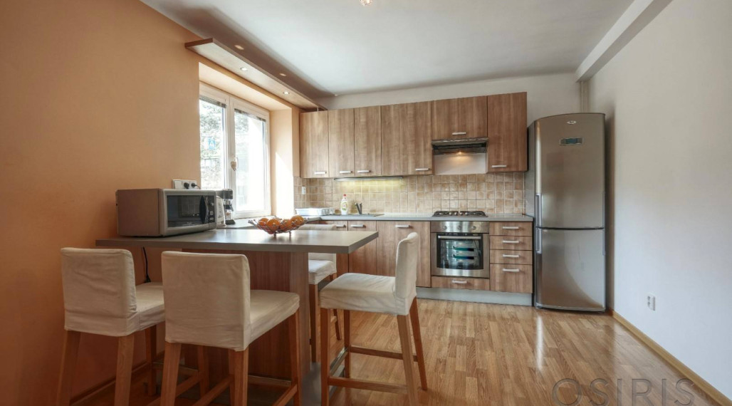 Zrekonštruovaný, zariadený 2i byt, balkón, veľká pivnica, BA - Rača 