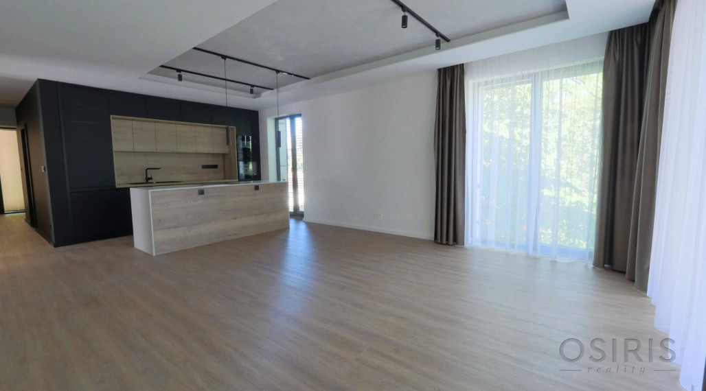 Nadštandardný klimatizovaný 4i byt, lodžia, parkovanie, Mudroňova ul.