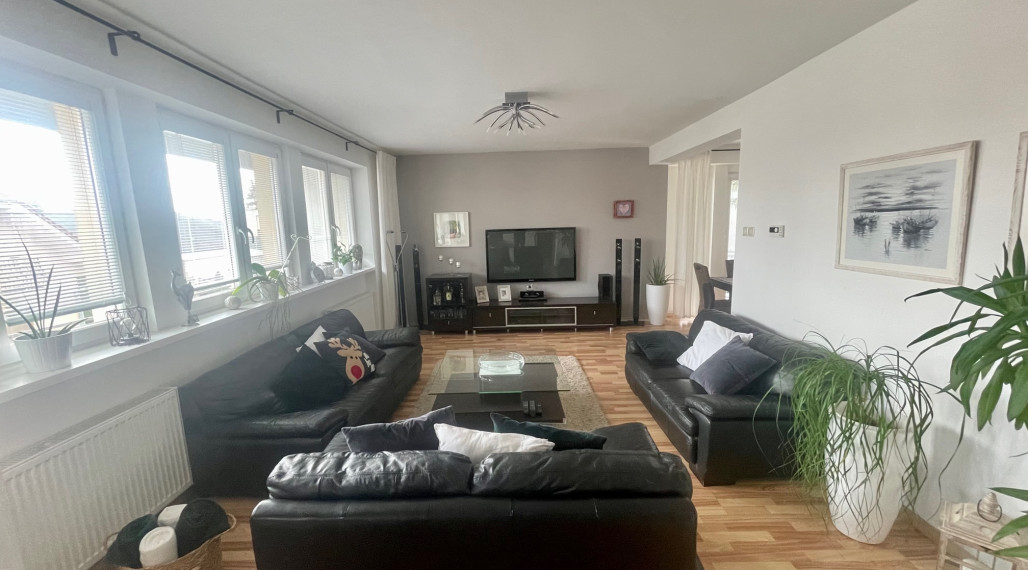 Krásny, presvetlený, 6 izbový rodinný dom po kompletnej rekonštrukcii