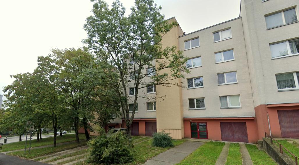 4 izbový byt s loggiou, po čiastočnej rekonštrukcii, Homolova ul.