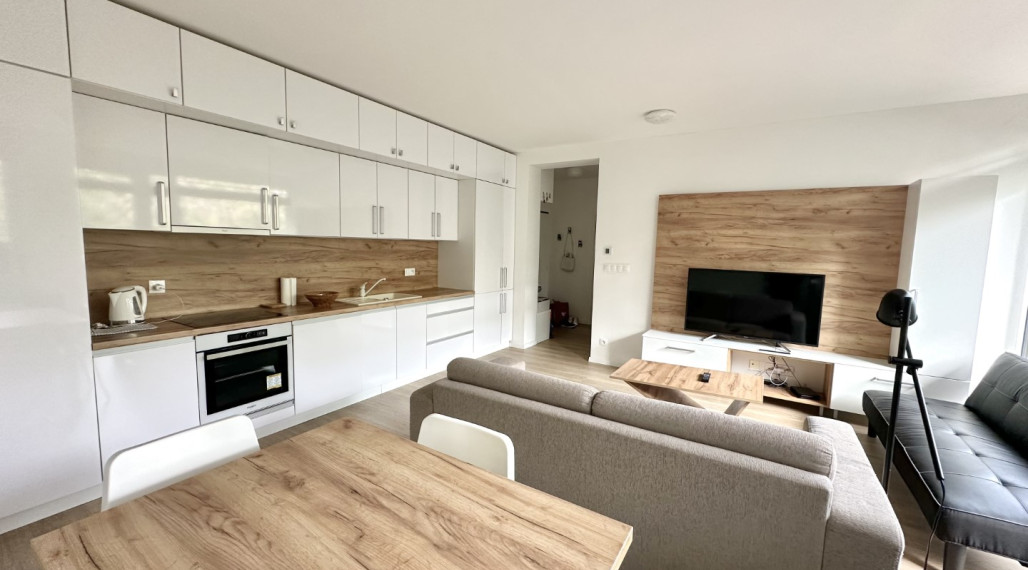 Novostavba: Priestranný 2i byt , balkón, parking, v blízkosti Tipos Arény