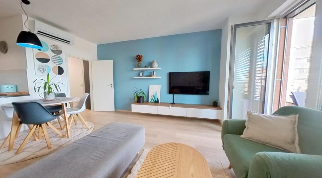 Klimatizovaný 2i byt s balkónom, novostavba 2019, parkovacie miesto