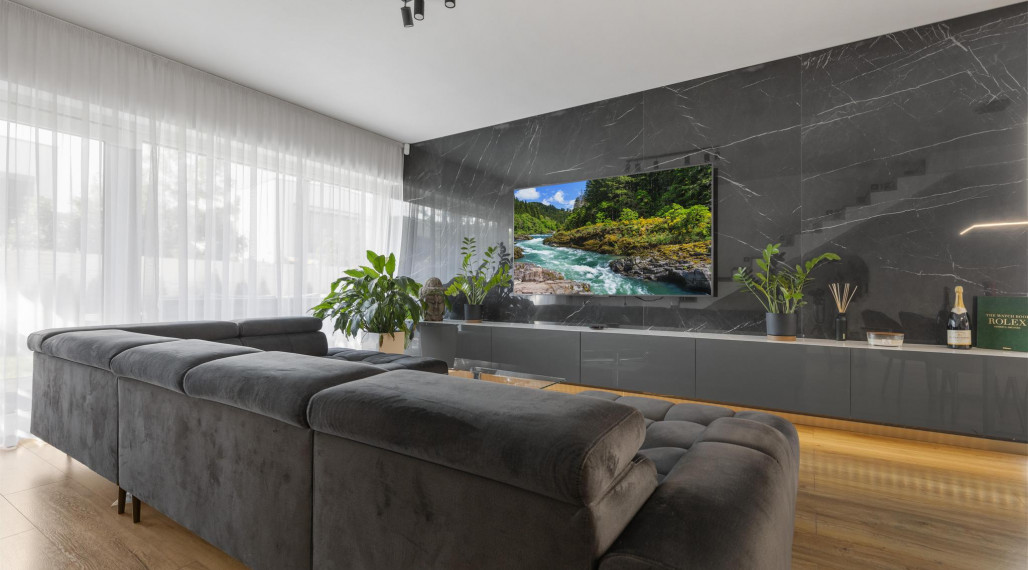 TOP PONUKA! Luxusný, kompletne zariadený 4 izbový dom