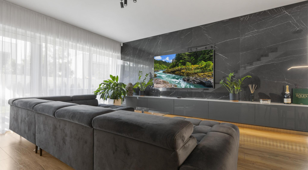 TOP PONUKA! Luxusný, kompletne zariadený 4 izbový dom