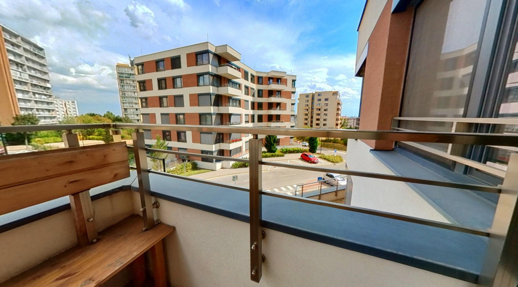 Rezervované: Klimatizovaný 2i byt s balkónom, novostavba 2019, parkovacie miesto