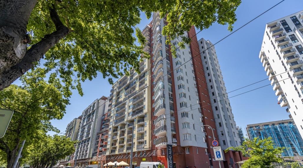 Na prenájom zariadený 2i byt s balkónom v novostavbe, Jégeho ul