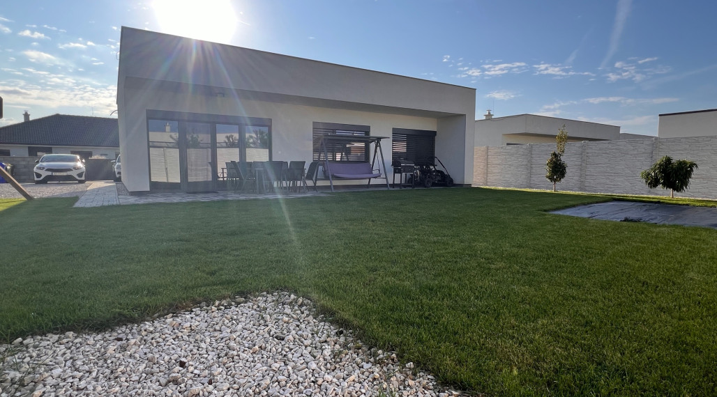 Klimatizovaný, samostatný 4i rodinný dom, terasa, novostavba 2020, Miloslavov