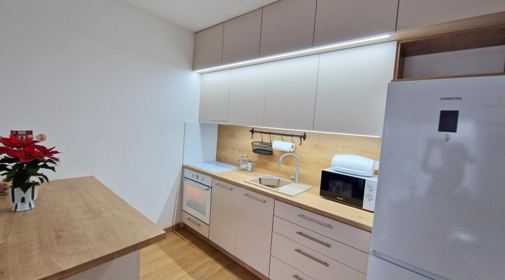 Zariadený 2i byt s veľkou terasou 21 m2, Novostavba 2024, parkovacie miesto